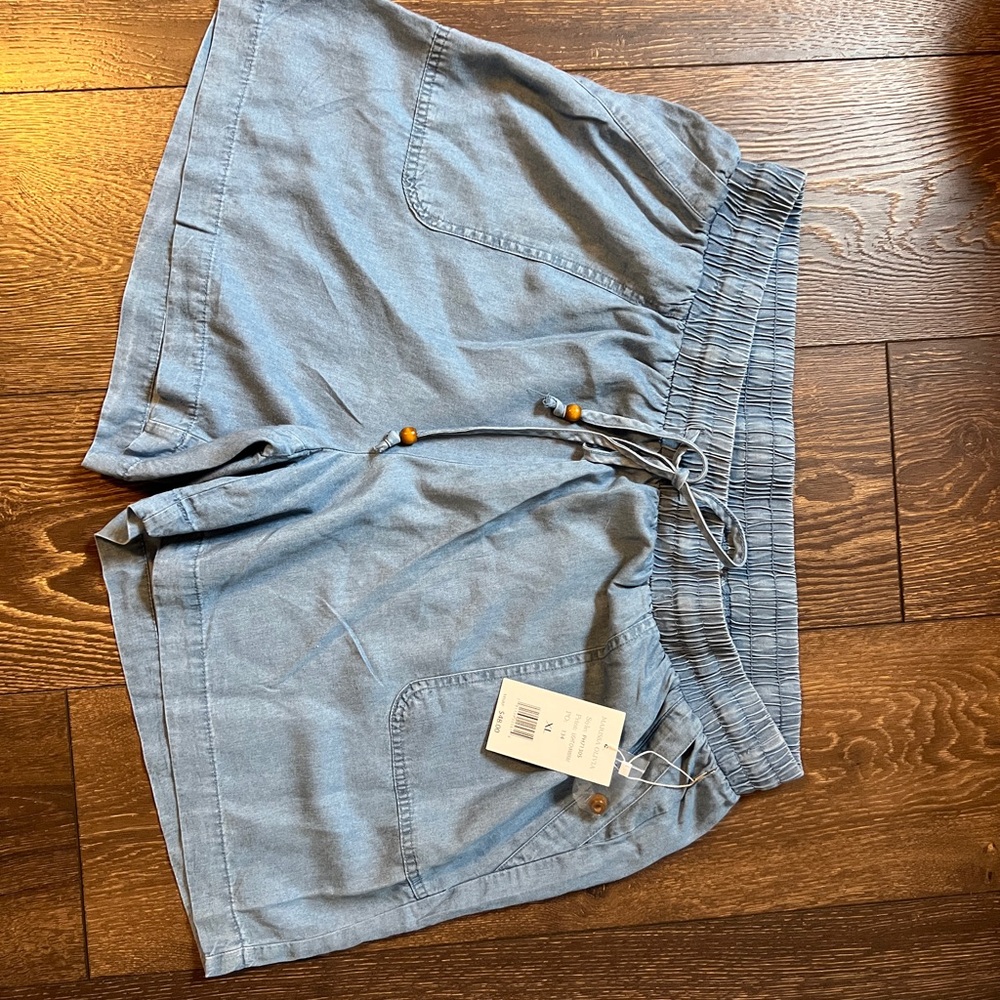 Light Blue chambray Women's Shorts